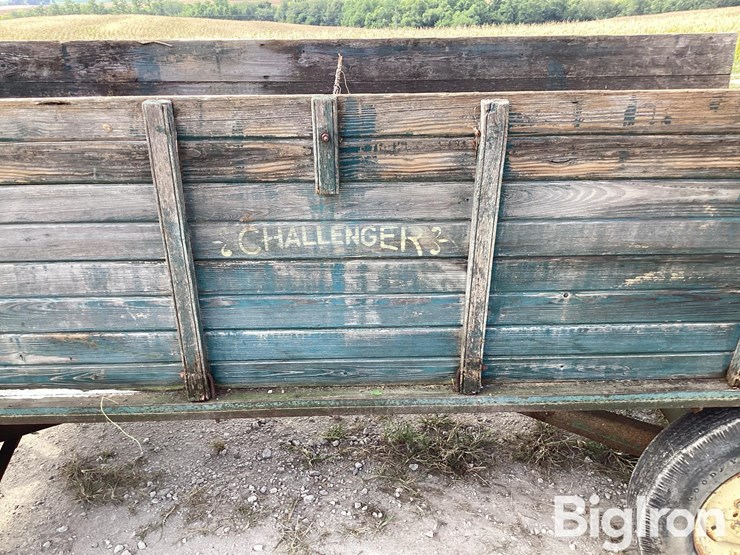 challenger-hoist-wagon-w/john-deere-running-gear-image-16