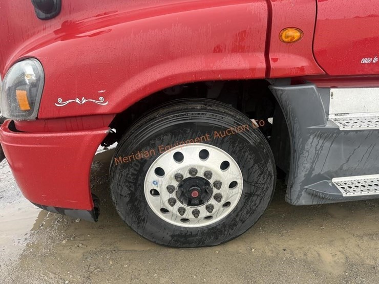 2015-freightliner-cascadia-113-image-19