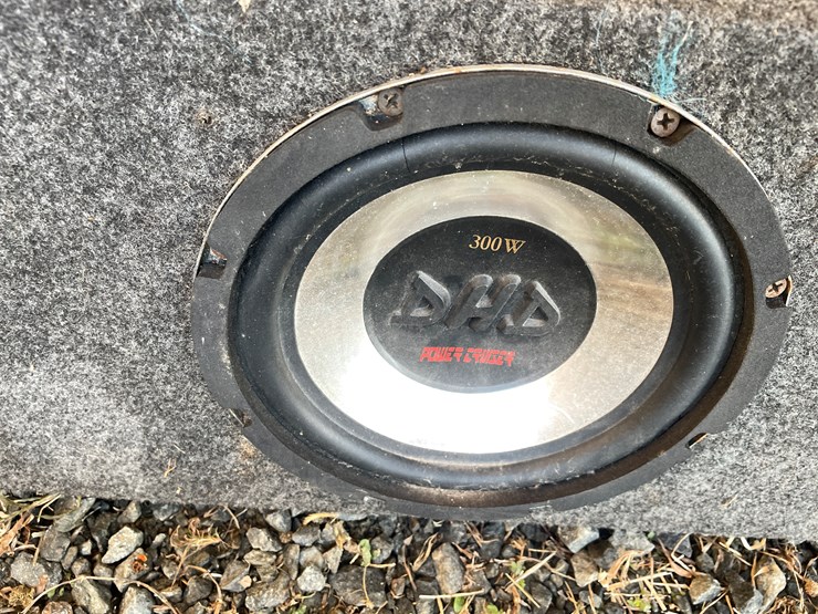 #5721-•-assorted-automotive-related-items-image-11