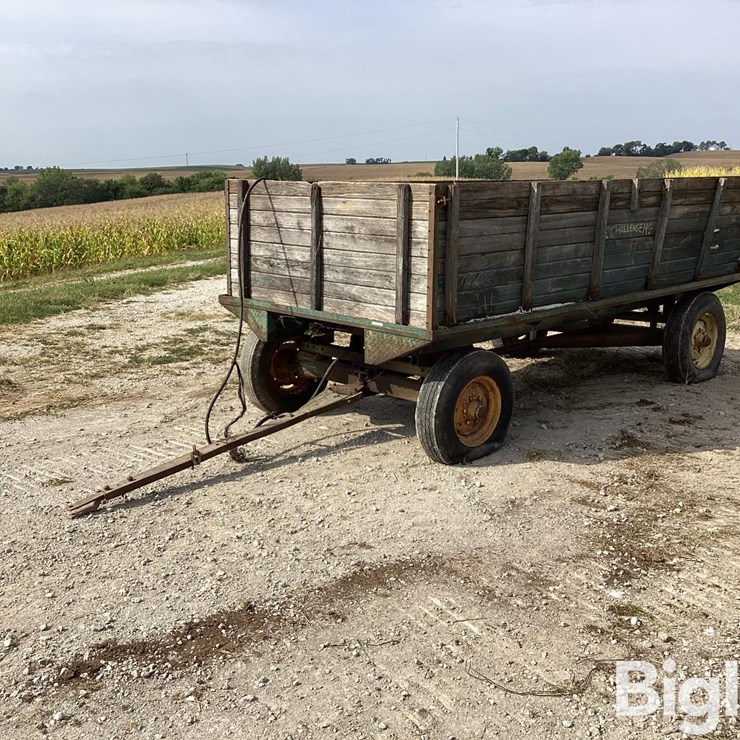 Challenger Hoist Wagon W/John Deere Running Gear