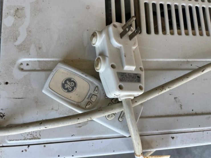 ge-portable-air-conditioner-works-good-image-2