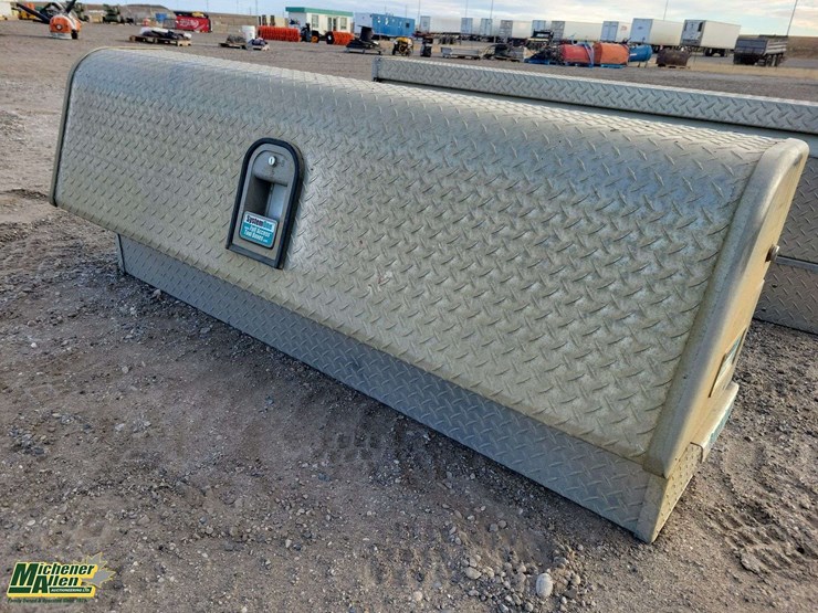 truck-bed-toolbox-67inches-image-1