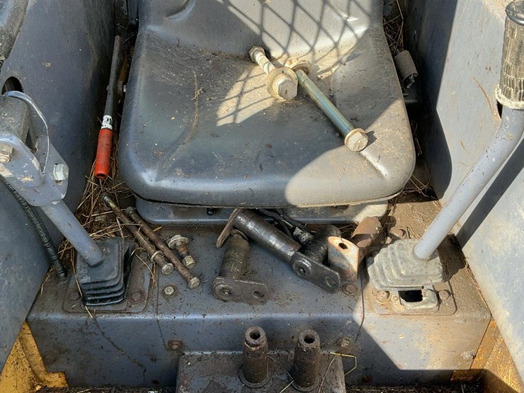 new-holland-ls190-image-47