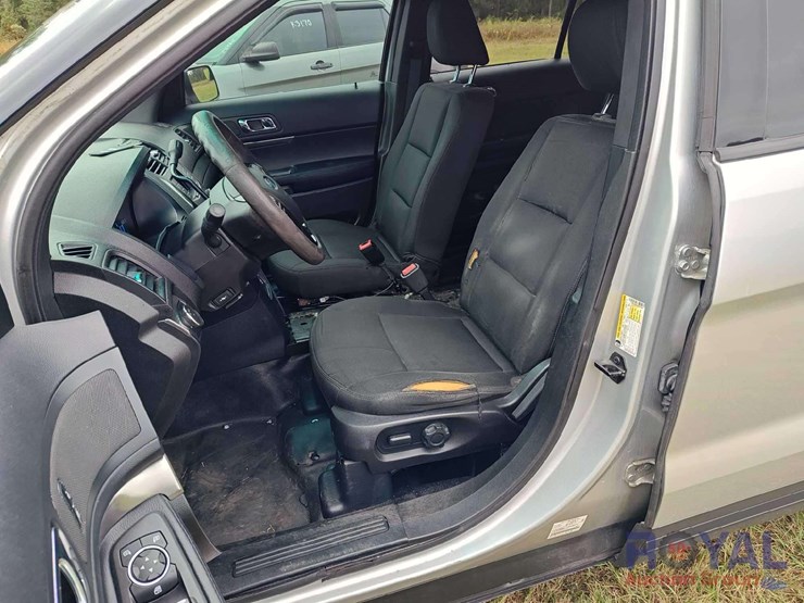 2016-ford-explorer-image-2