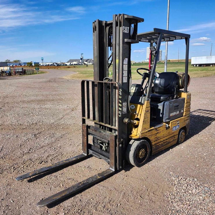 Caterpillar 30 Warehouse Forklift