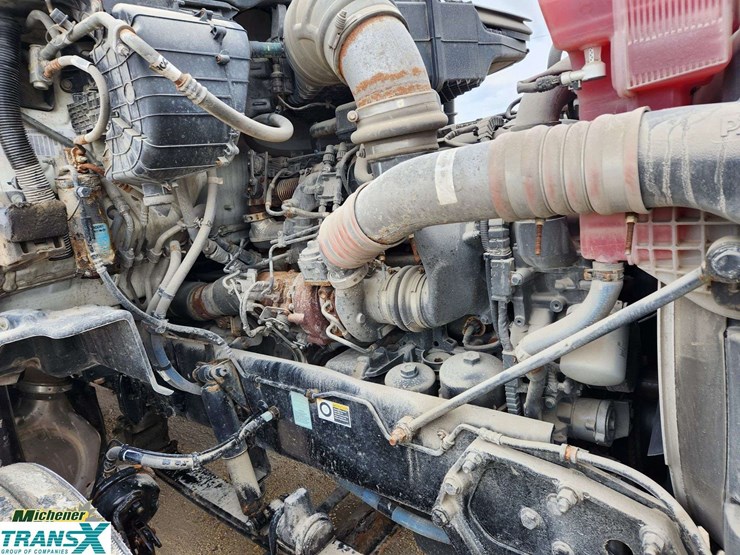 2018-peterbilt-579-image-27