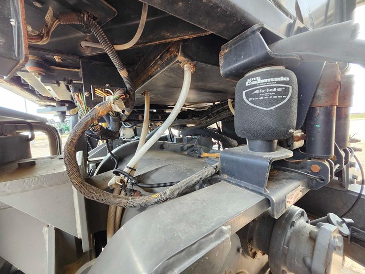 2013-agchem-9300-terragator-image-16