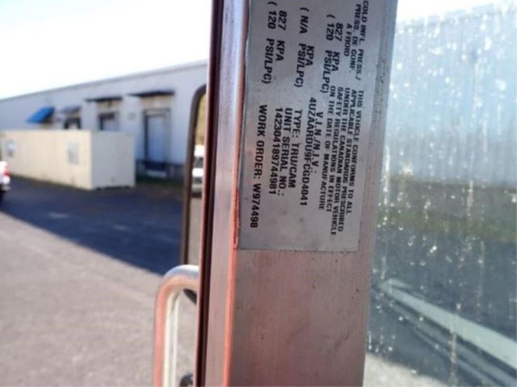 2015-freightliner-mt55-image-23