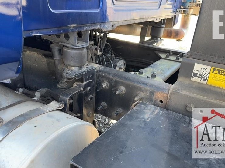 2004-mack-granite-cv713-image-25