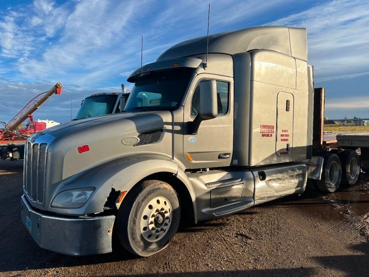 2014-peterbilt-579-image-1