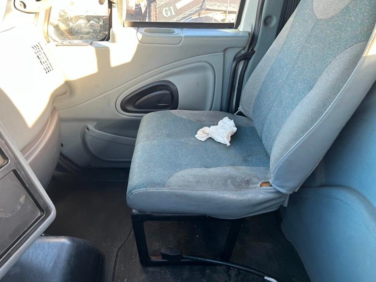 2004-international-8600-image-18