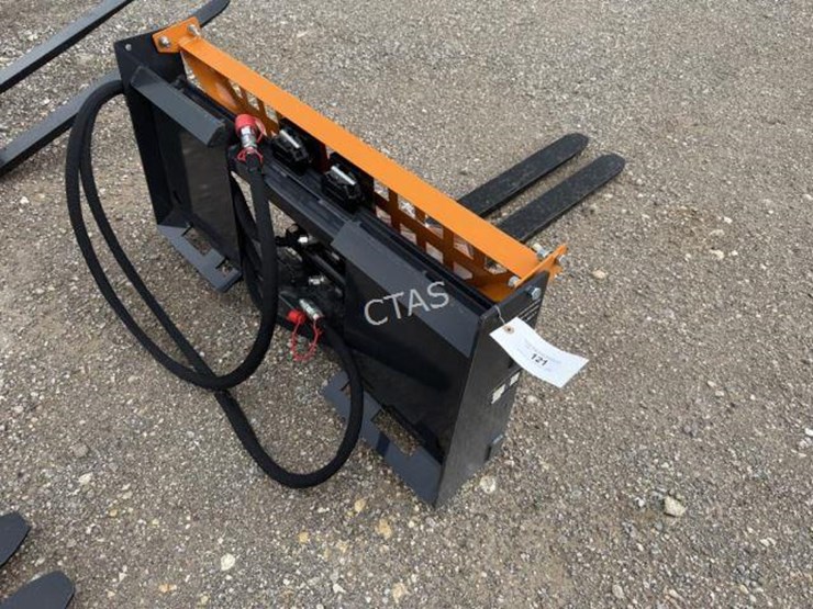 #121-•-heavy-duty-hydraulic-skid-steer-48"-forks-&-frame-image-2