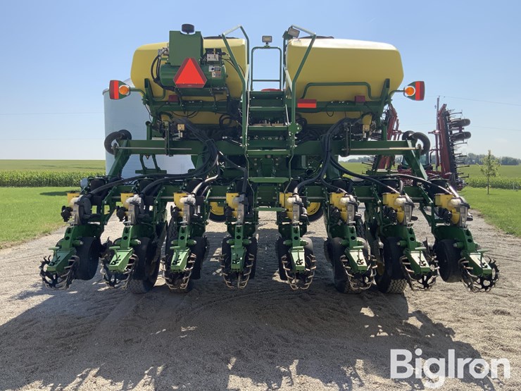 2014-john-deere-1790-image-6