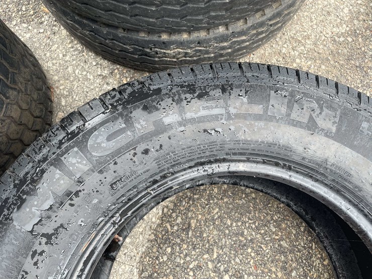 #14060-•-(1)-michelin-tire-(o4)-image-2