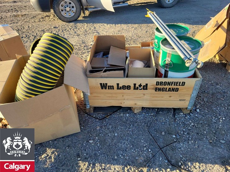 pallet-of-boxes-with-parts-with-2-drums-castrol-optipit-image-2