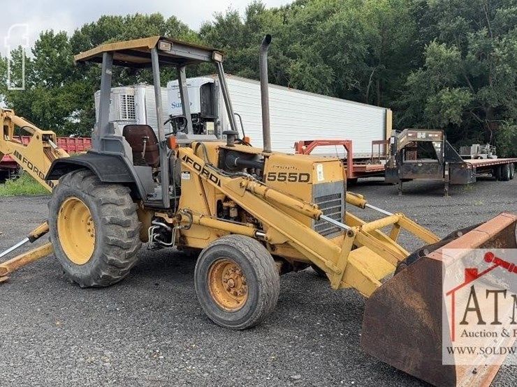 1996-ford-555d-image-2