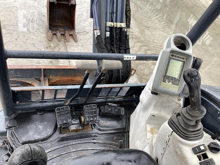 2015-deere-35g-image-17