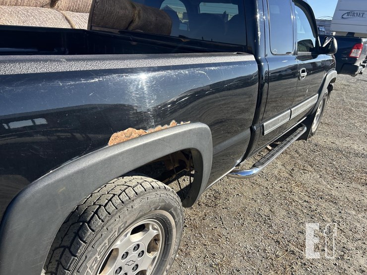 2004-chevrolet-silverado-1500-image-8