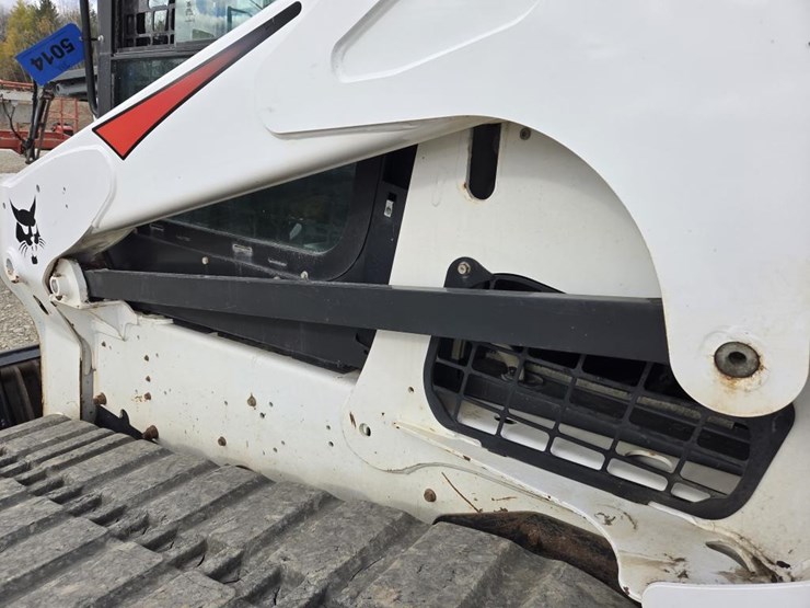 2019-bobcat-t740-image-22