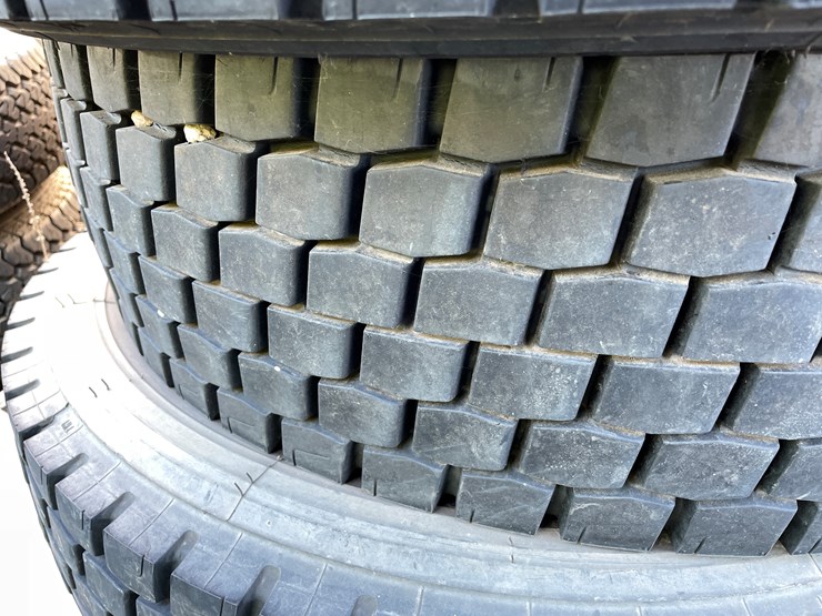 #5703-•-(6)-sampson-gl268d-19.5-tires-image-11