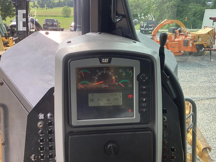 2018-caterpillar-d7e-image-19