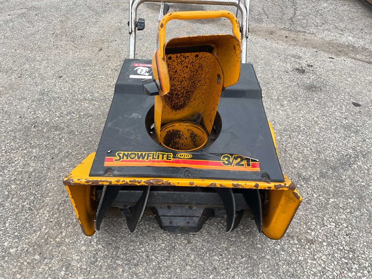 #14032-•-mtd-3/21-snowblower-(o4)-image-9