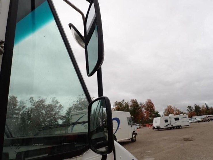 2015-freightliner-mt55-image-59