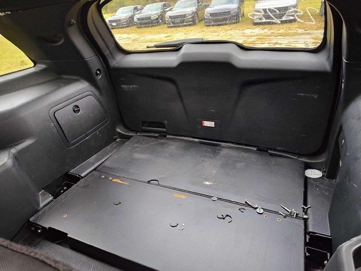 2017-ford-explorer-image-38