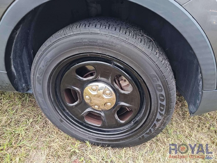 2016-ford-explorer-image-31