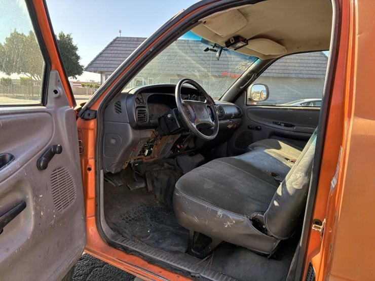 2001-dodge-ram-3500-image-14