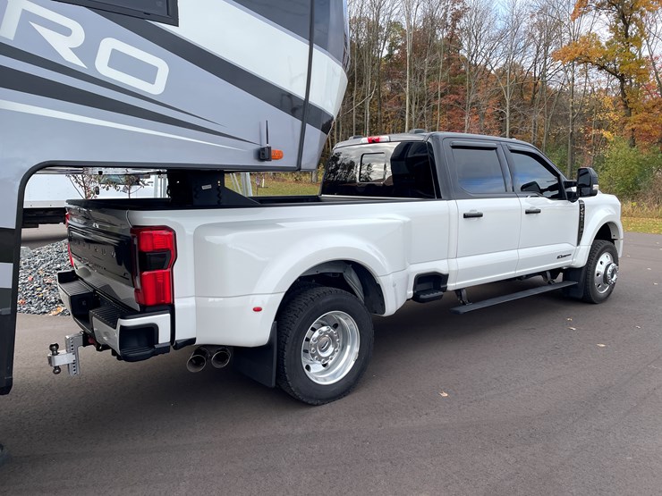 2023-ford-f450-platinum-image-5