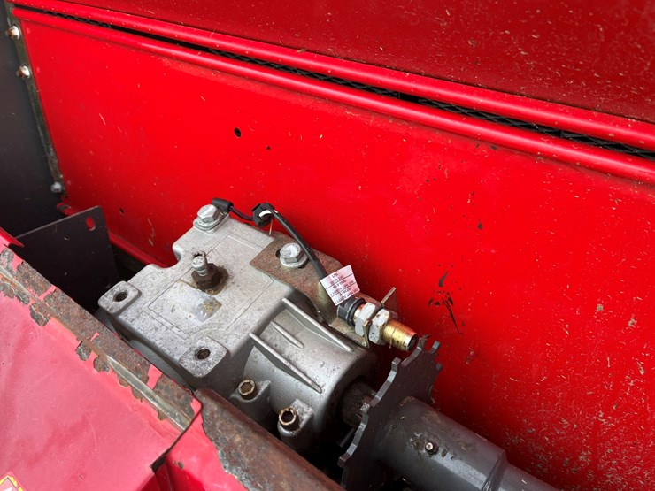 2017-massey-ferguson-2946-image-18