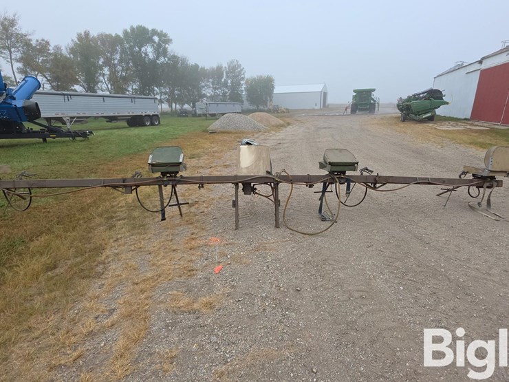 3--pt-4-person-ride-on-sprayer-bar-image-6