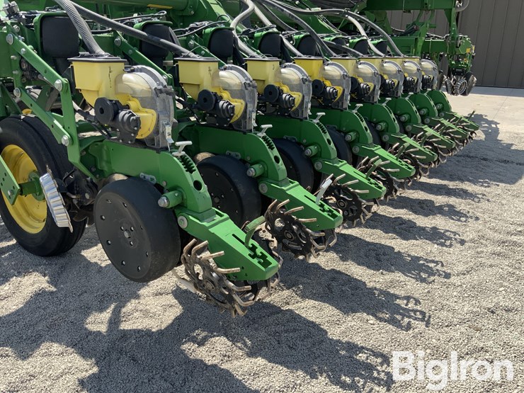 2014-john-deere-1790-image-18