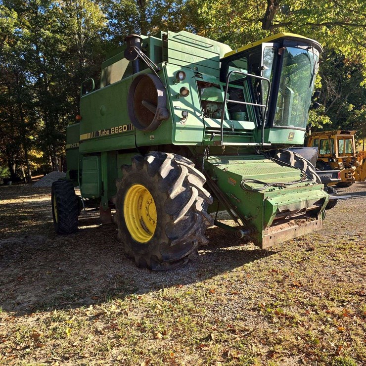 1982 JOHN DEERE 8820