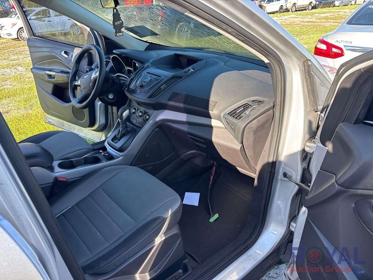 2015-ford-escape-image-11