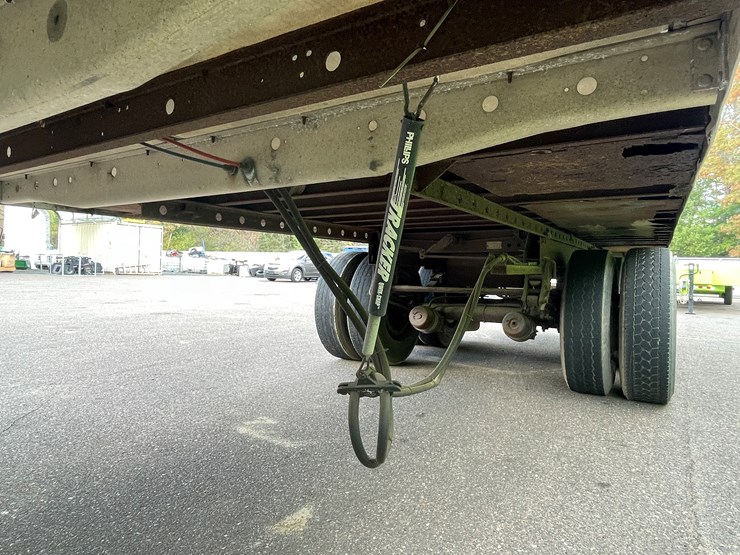 1996-utility-53'-image-23