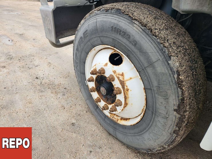 2016-international-durastar-4300-image-13