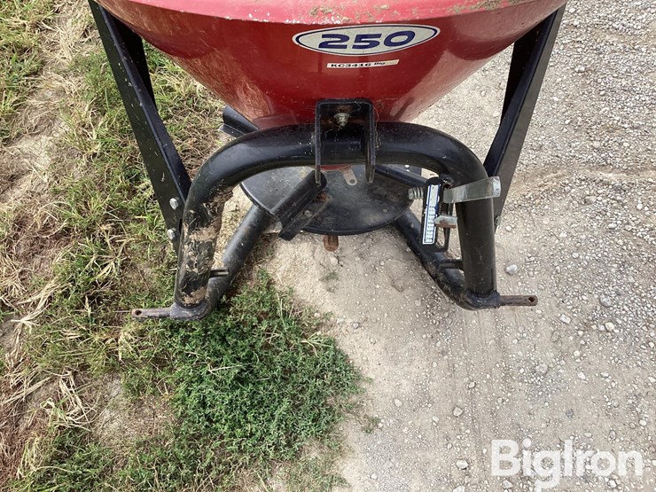 farm-star-250-3-pt-spreader-image-13