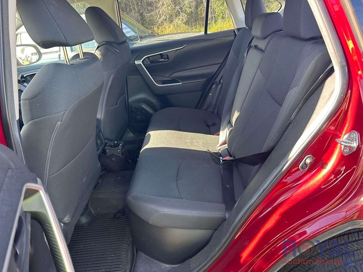 2021-toyota-rav4-image-17