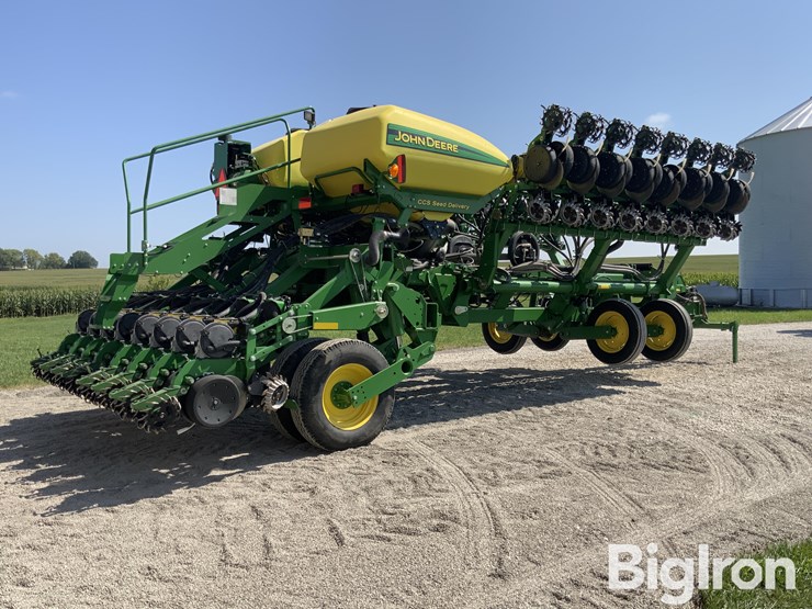 2014-john-deere-1790-image-5