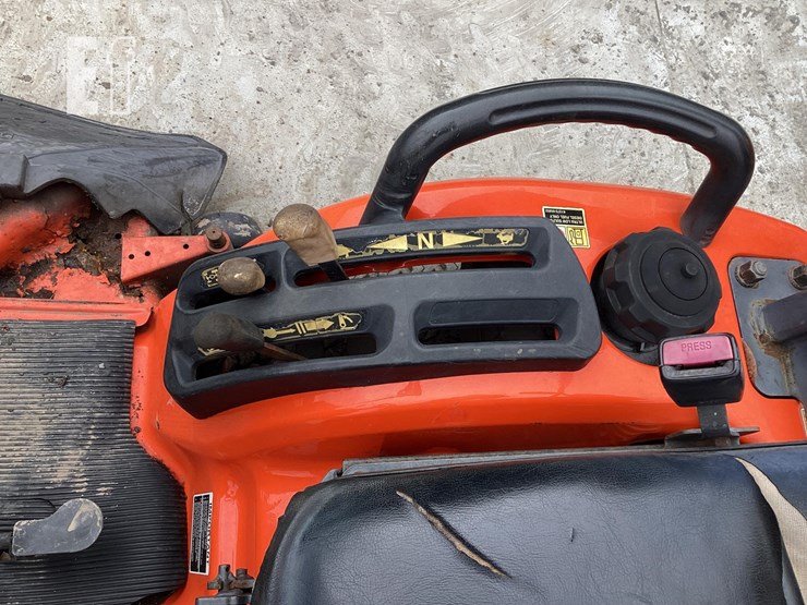 2008-kubota-bx24-image-15