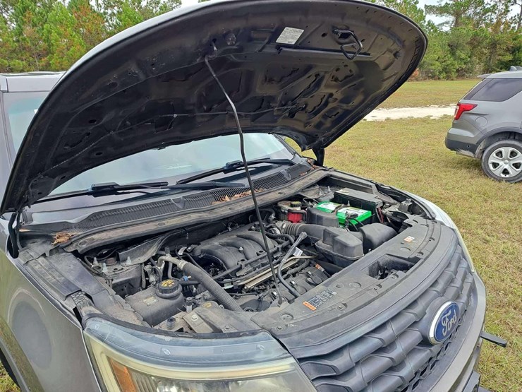 2017-ford-explorer-image-21