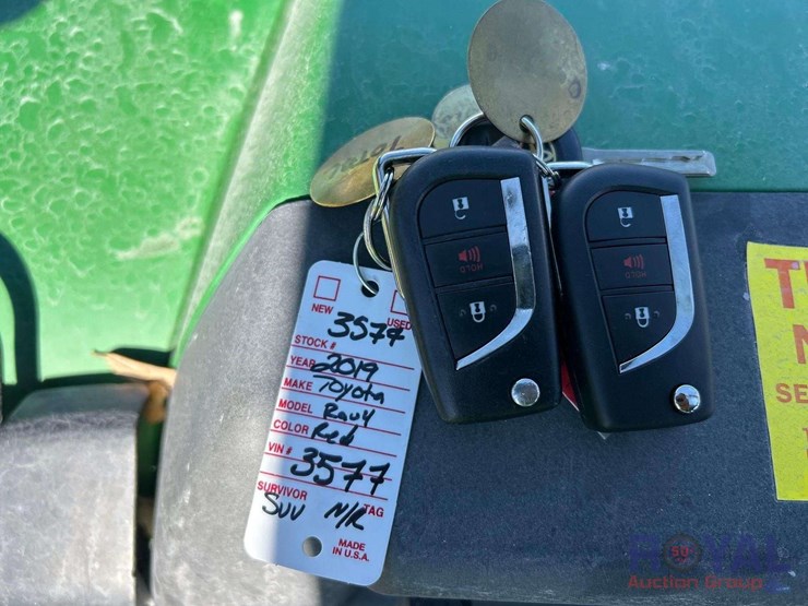 2019-toyota-rav4-le-image-24