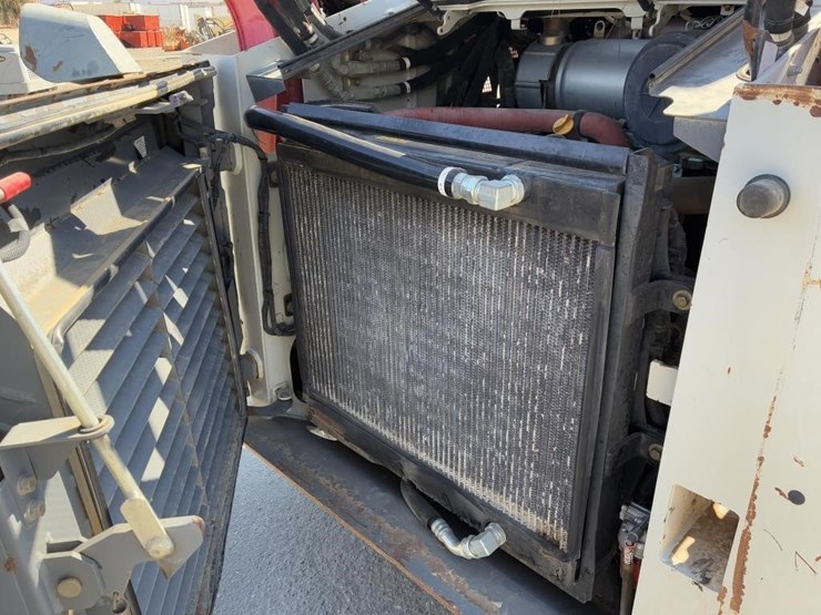 2017-takeuchi-tl12v2-image-11