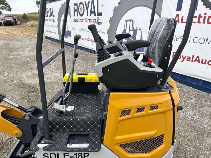 2025-sdlanch-sdle18p-mini-excavator-image-8