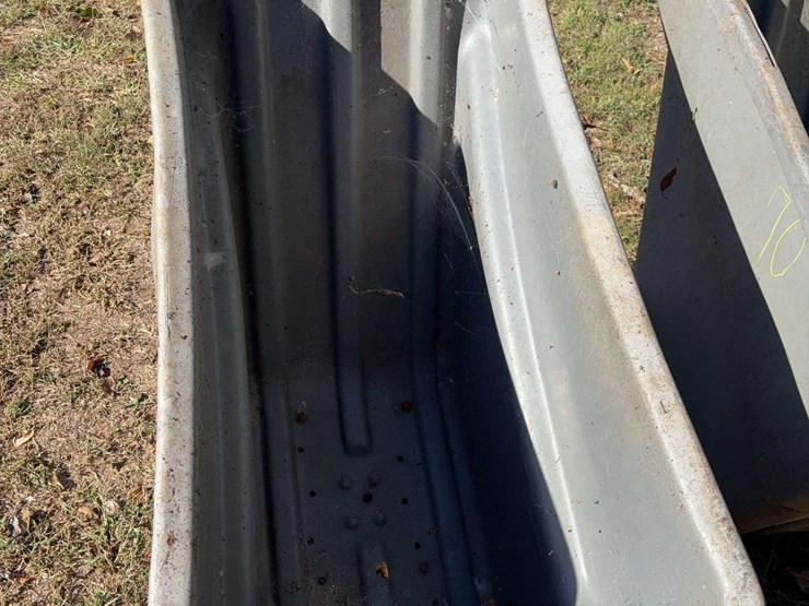 2-plastic-carts,-rubbermaid-brand-image-2