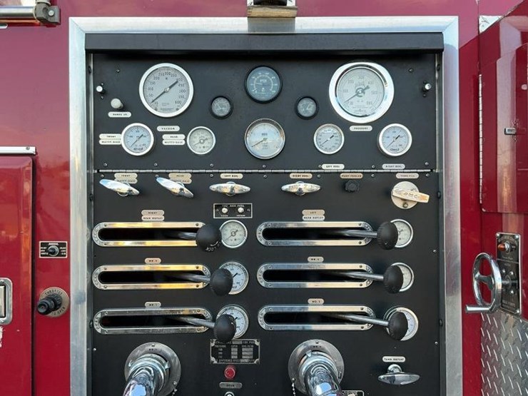 #2000-•-1982-sutphen-deluge-fire-engine-truck-detroit-diesel-6v92ta-image-35