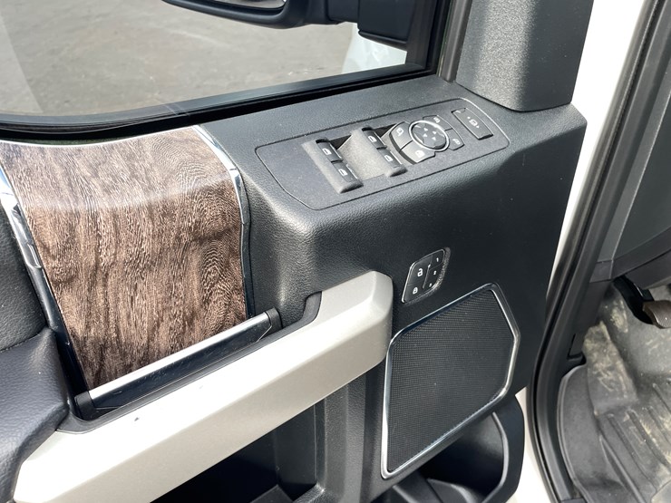 2019-ford-f350-xlt-lariat-image-58