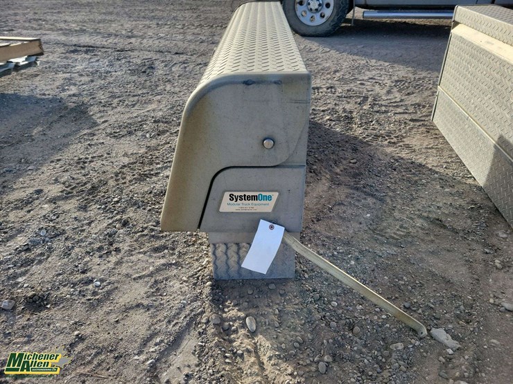 truck-bed-tool-box-67inch-image-6